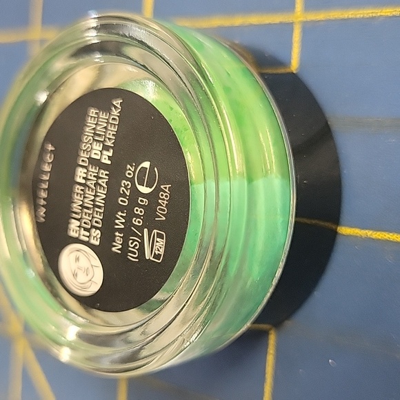 Revolution Water Liner Refelect w Double-Ended Brush New In Box - Picture 5 of 5